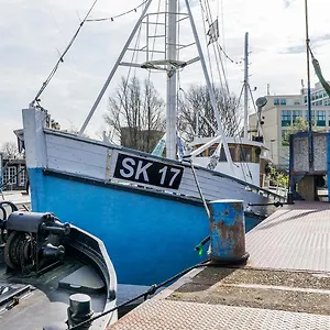 Asile Flottant Bateau-hôtel