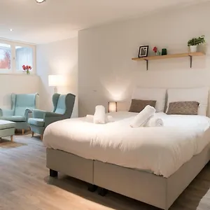 Clean And Modern Nassau Canal Appartement